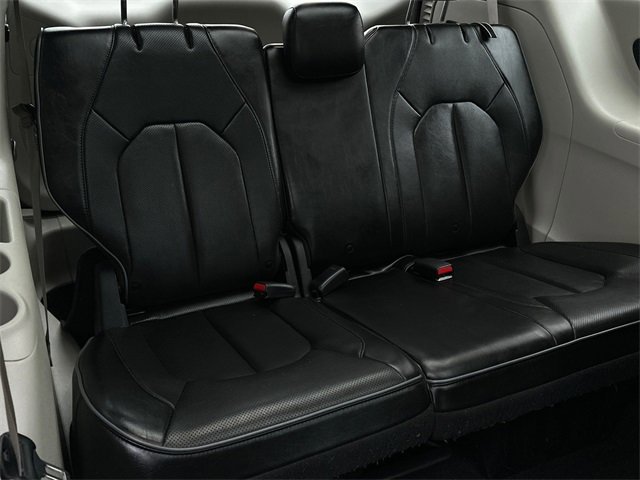 Used 2019 Chrysler Pacifica Limited image 17