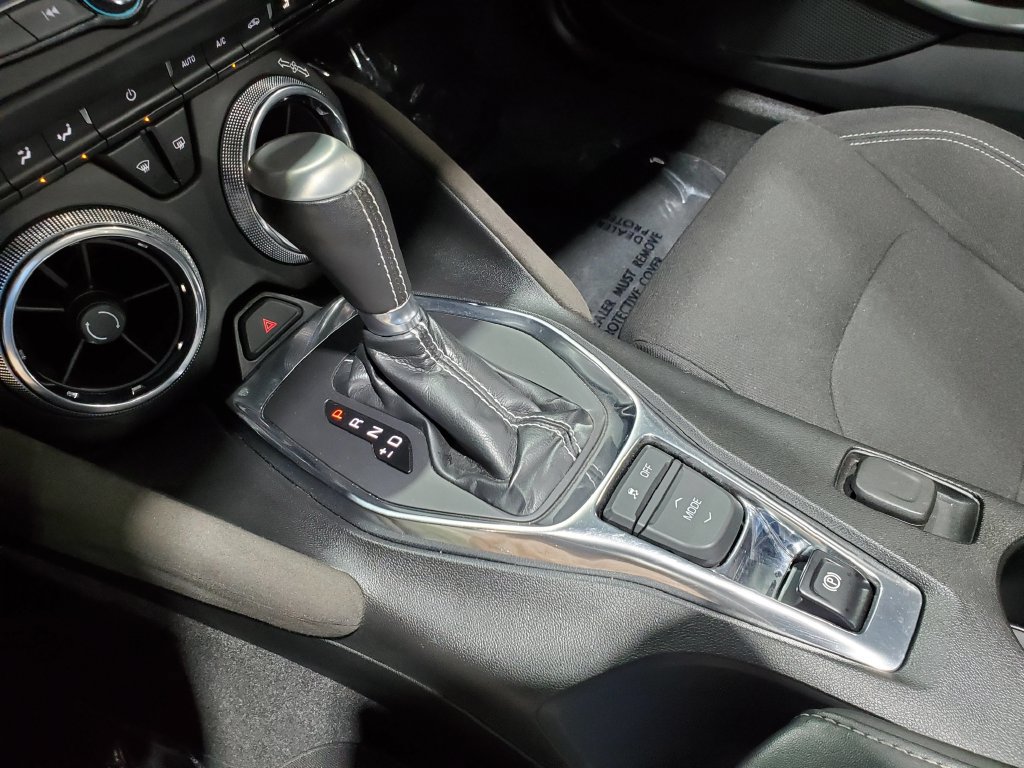 Used 2020 Chevrolet Camaro LT RWD image 28