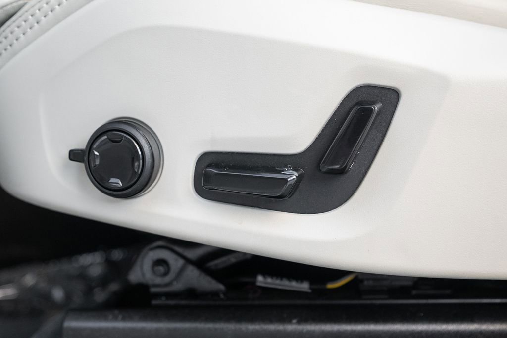 Used 2021 Volvo XC60 T5 Inscription w/ Advanced Package image 15