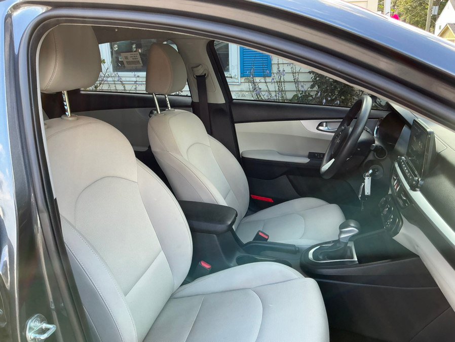 Used 2023 Kia Forte LXS w/ LXS Technology Package FWD image 30