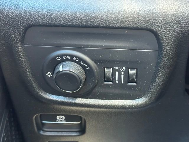 Used 2025 Jeep Grand Cherokee Altitude image 20