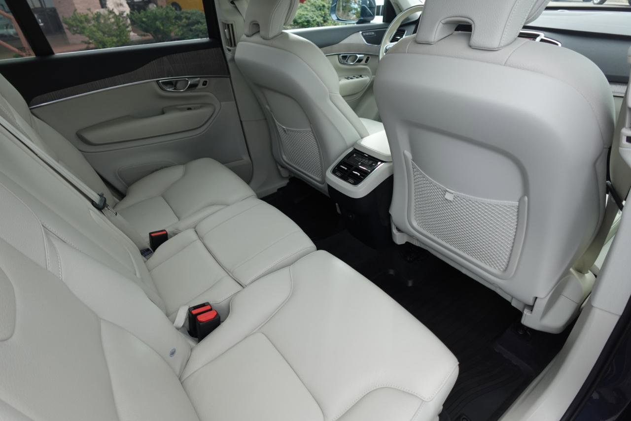 Used 2023 Volvo XC90 B5 Plus w/ Protection Package image 16