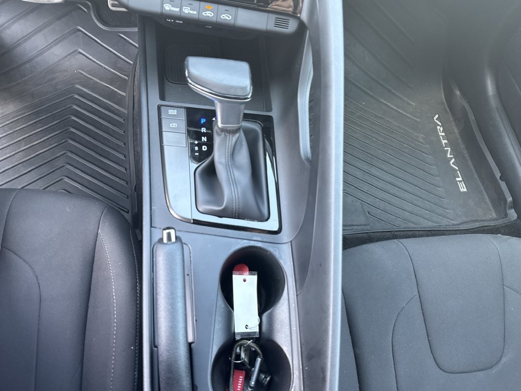 Certified 2025 Hyundai Elantra Sport FWD image 27