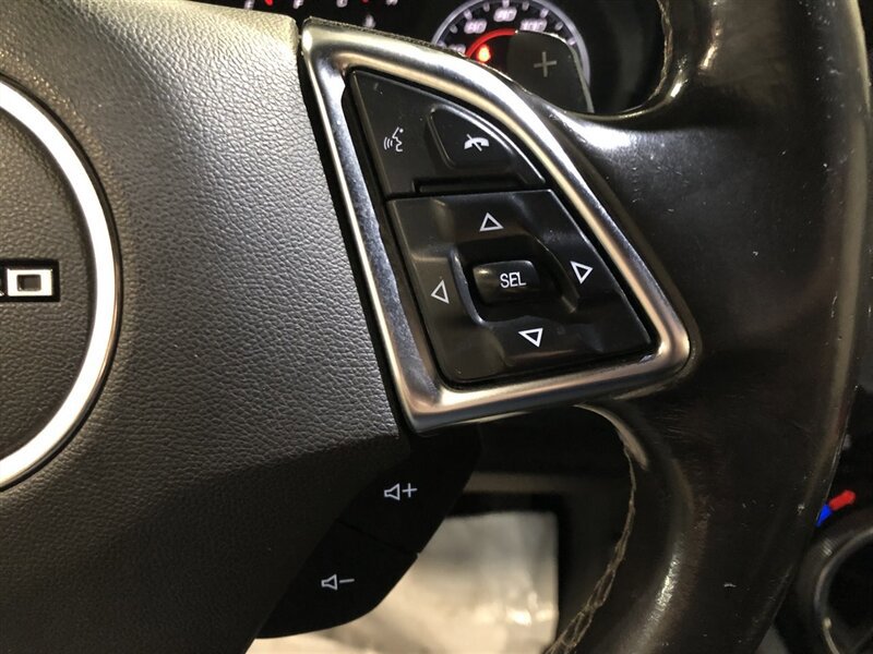 Used 2018 Chevrolet Camaro LT RWD image 11