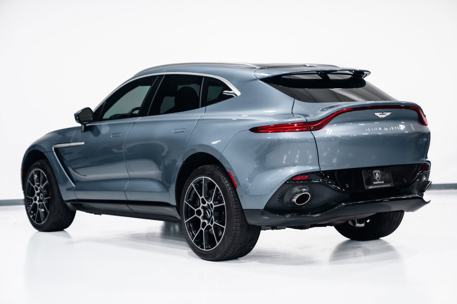Used 2021 Aston Martin DBX image 5