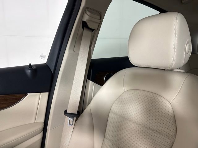 Used 2022 Mercedes-Benz GLC 300 4MATIC image 16