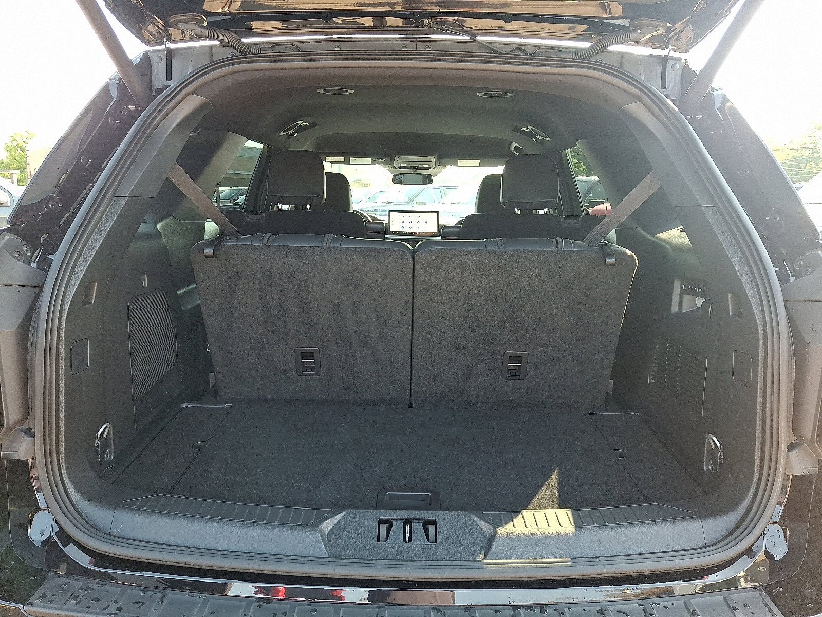 Used 2025 Ford Explorer ST image 28