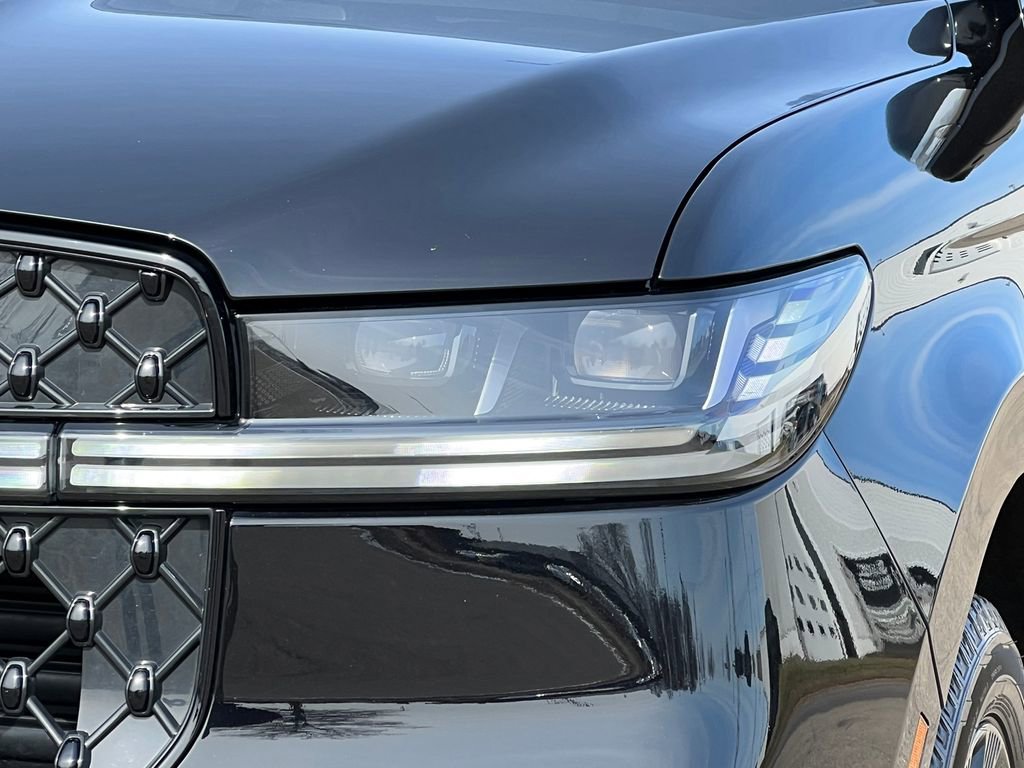 Used 2025 Lincoln Navigator Reserve w/ Jet Appearance Package image 47