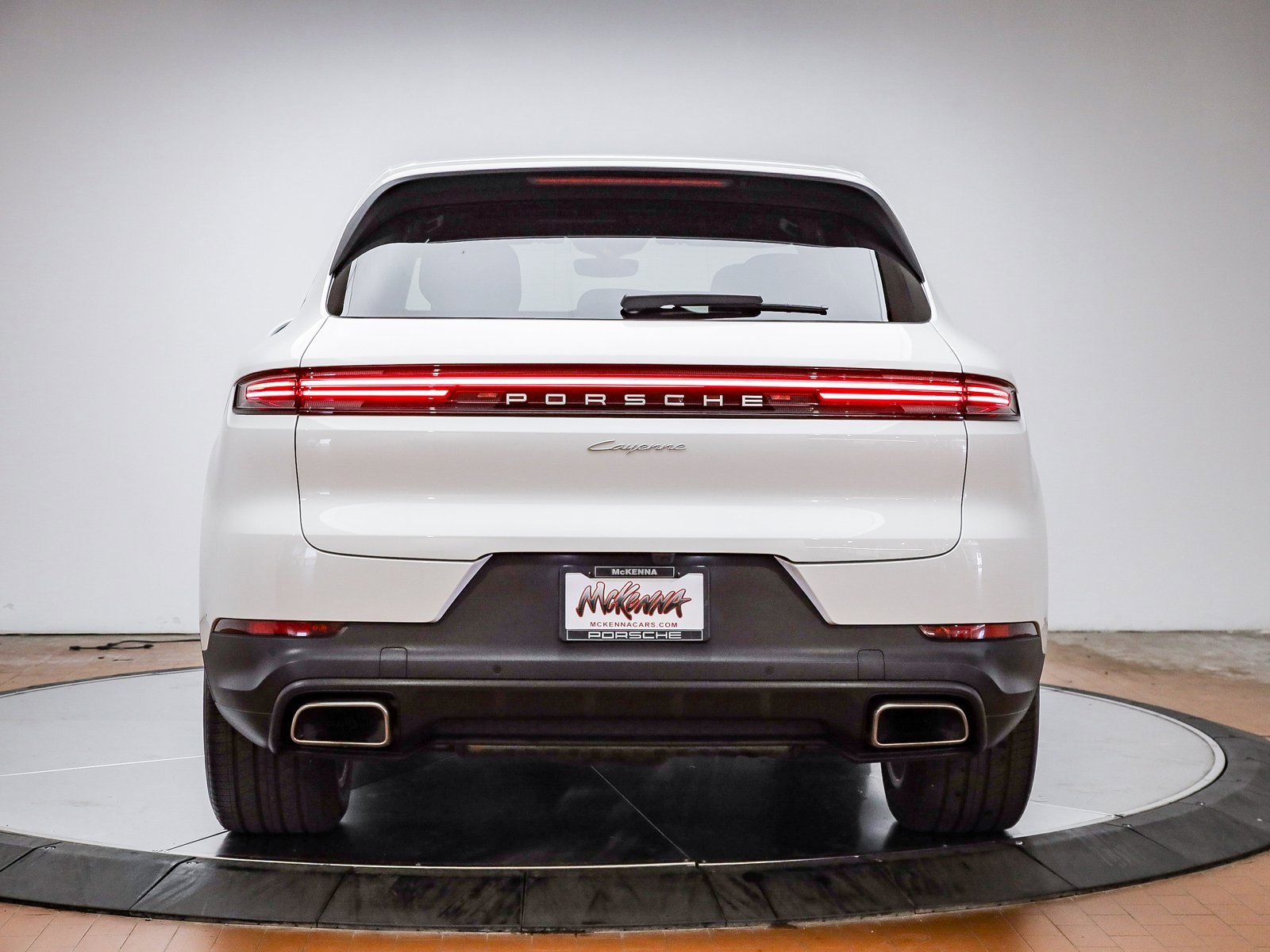 Used 2025 Porsche Cayenne image 7