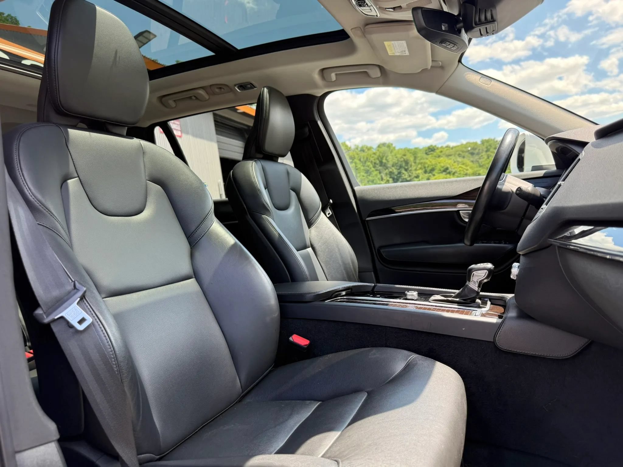 Used 2019 Volvo XC90 T5 Momentum w/ Advanced Package AWD/4WD image 29