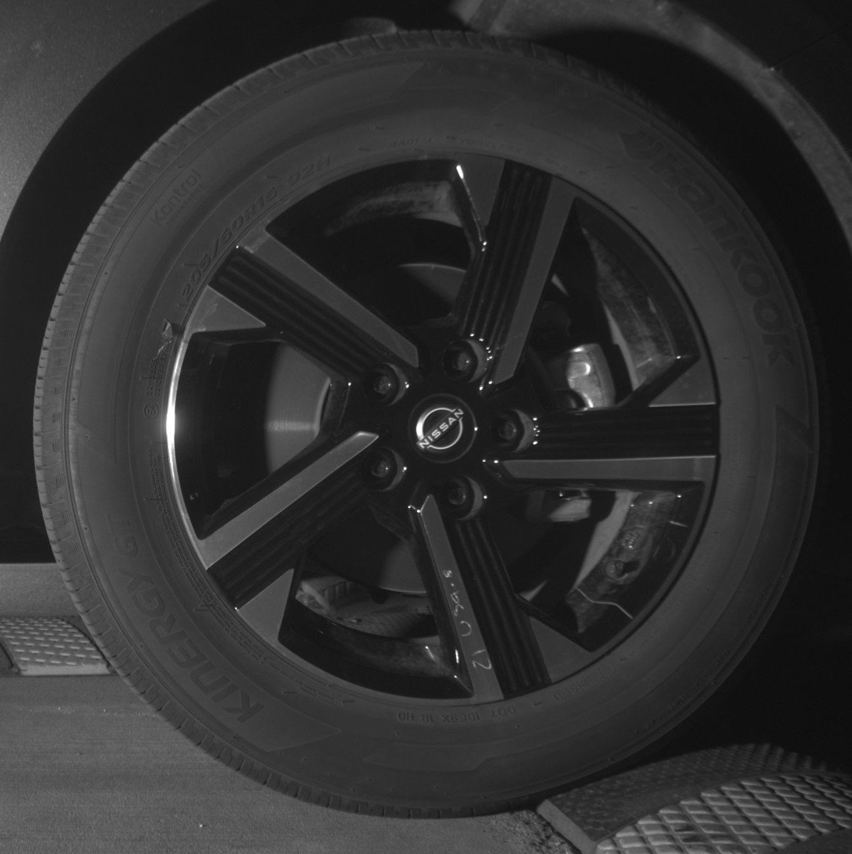 Used 2025 Nissan Sentra SV image 15