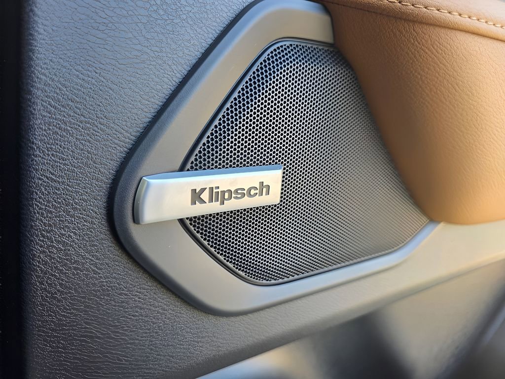 Used 2025 Nissan Armada SL w/ Captain's Chari Seat Package image 16