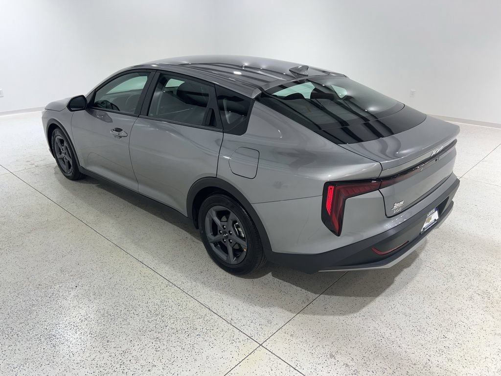 Used 2025 Kia K4 FWD image 3