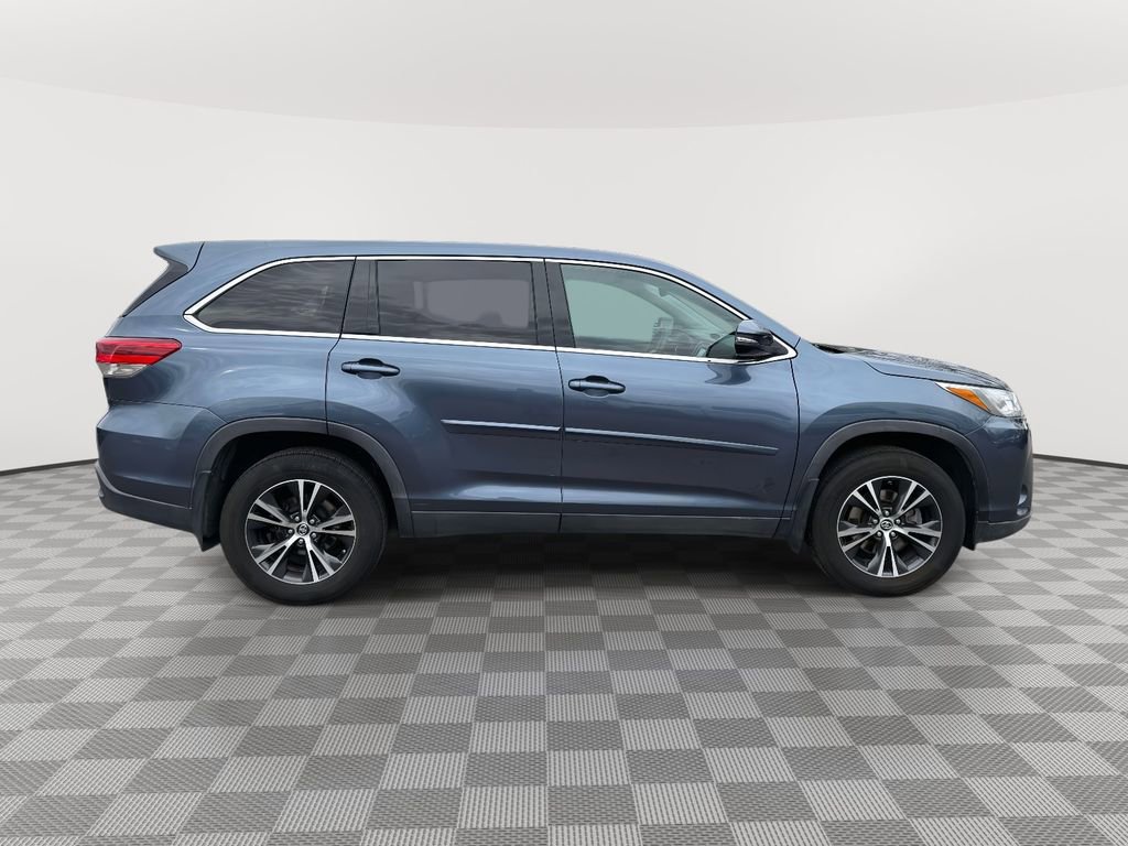Used 2019 Toyota Highlander LE image 8