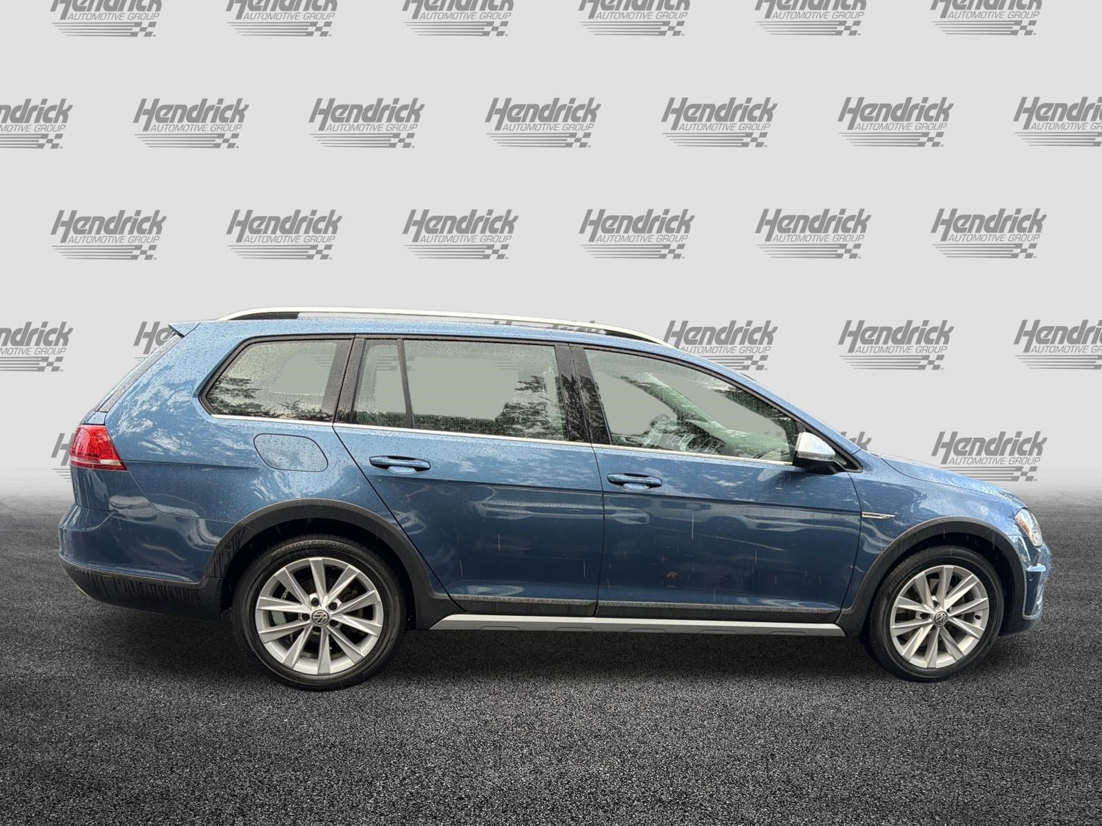 Used 2017 Volkswagen Golf Alltrack AWD/4WD image 11