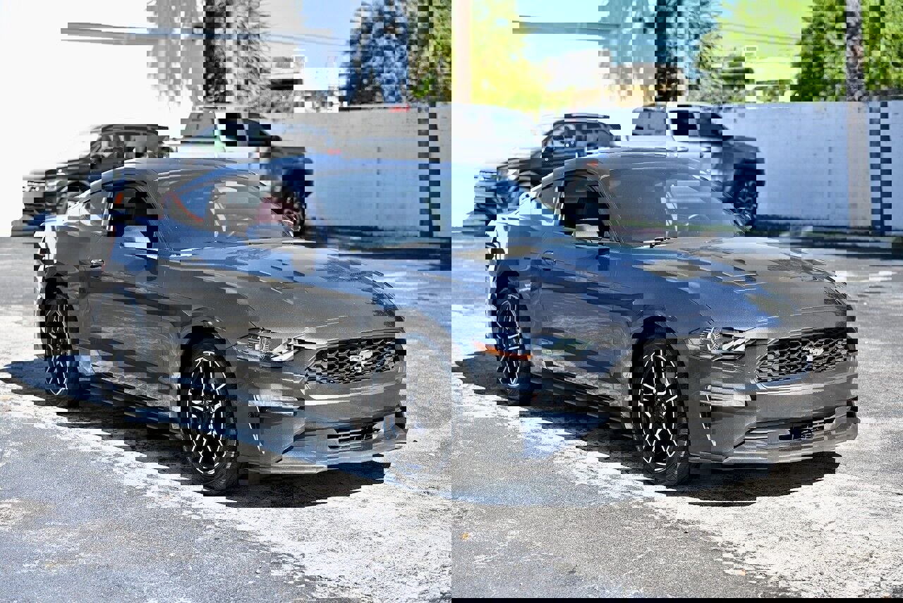 Used 2020 Ford Mustang Premium image 1