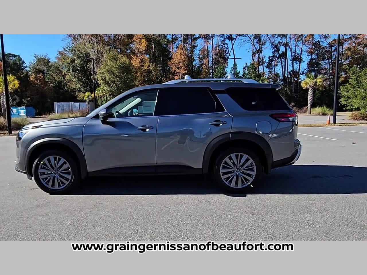 New 2025 Nissan Pathfinder SL w/ SL Premium Package FWD image 25