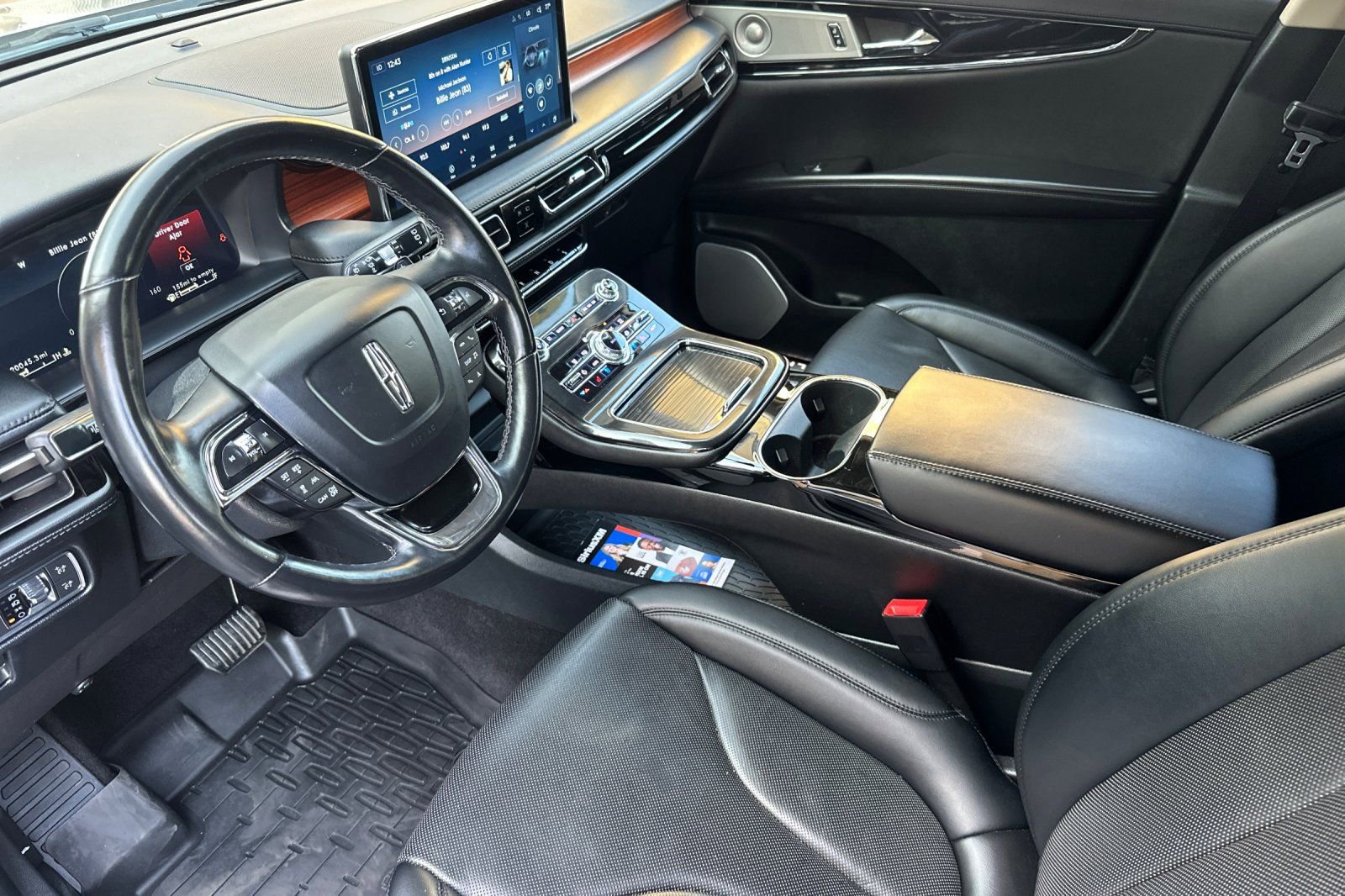 Used 2022 Lincoln Nautilus Reserve w/ Equipment Group 202A image 9