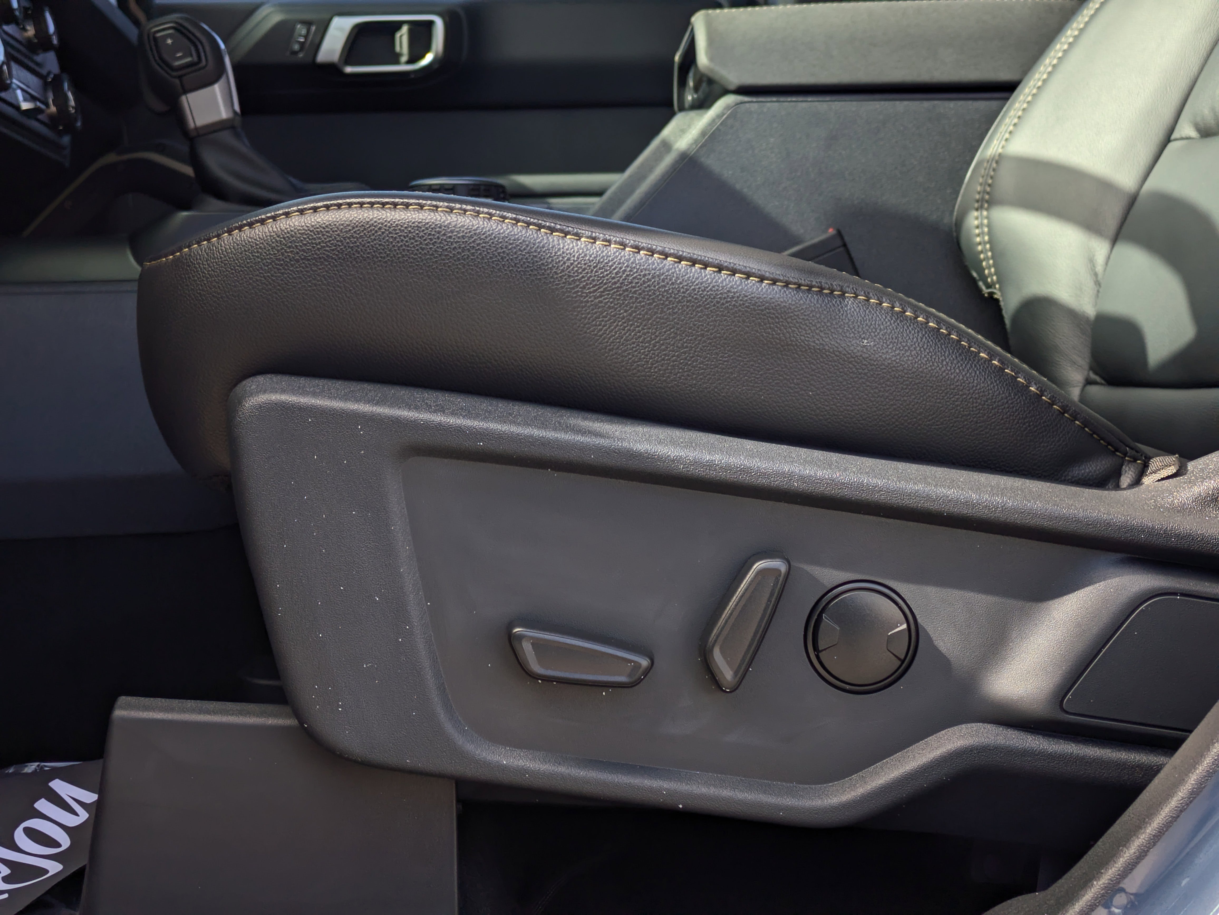 New 2025 Ford Bronco Badlands image 39