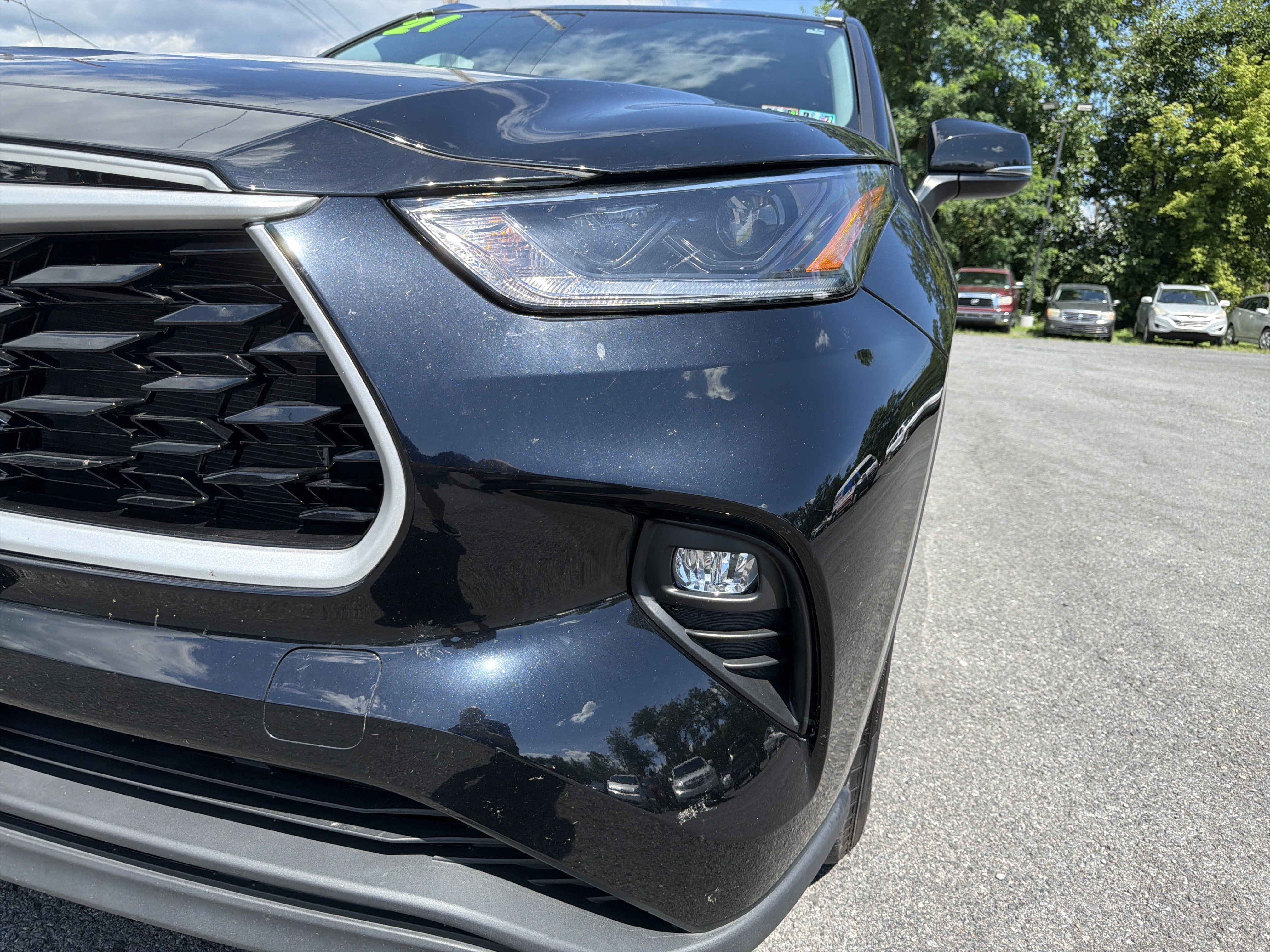 Used 2021 Toyota Highlander XLE AWD/4WD image 10