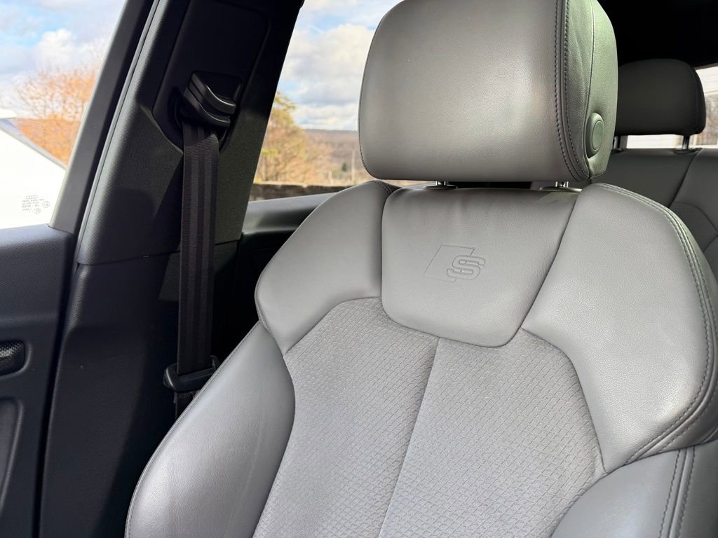 Used 2022 Audi SQ5 Premium w/ Convenience Package image 21