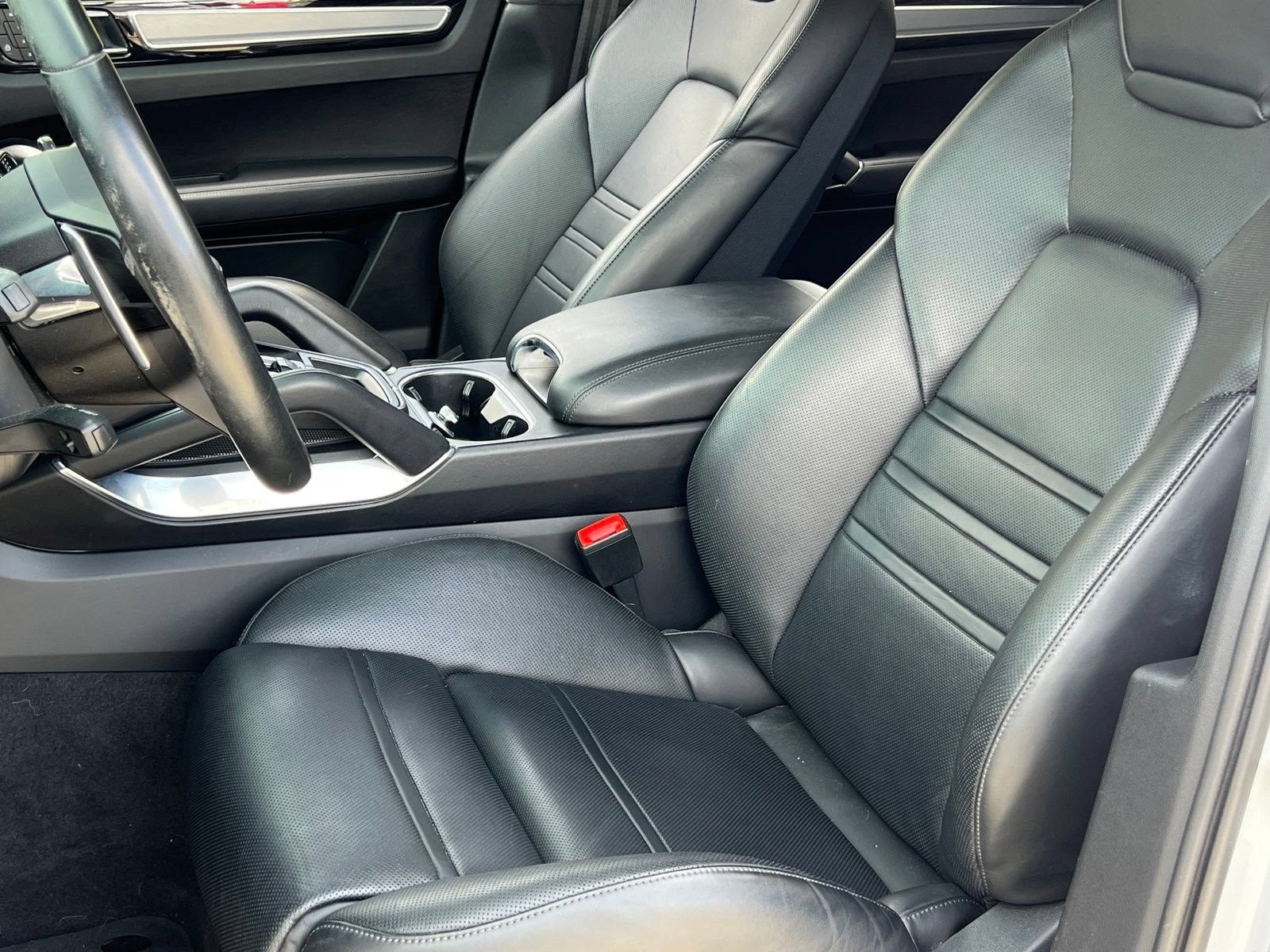 Certified 2023 Porsche Cayenne Turbo AWD/4WD image 5