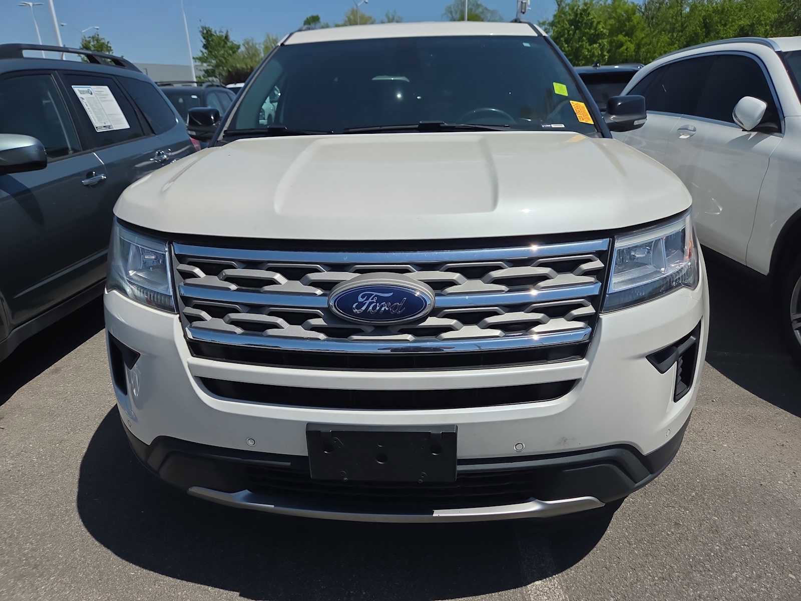 Used 2018 Ford Explorer XLT w/ Equipment Group 202A FWD image 9
