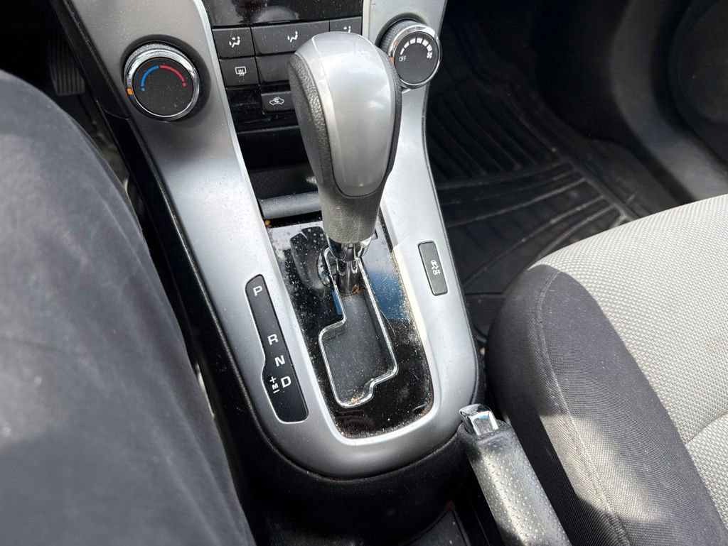 Used 2014 Chevrolet Cruze LS FWD image 21