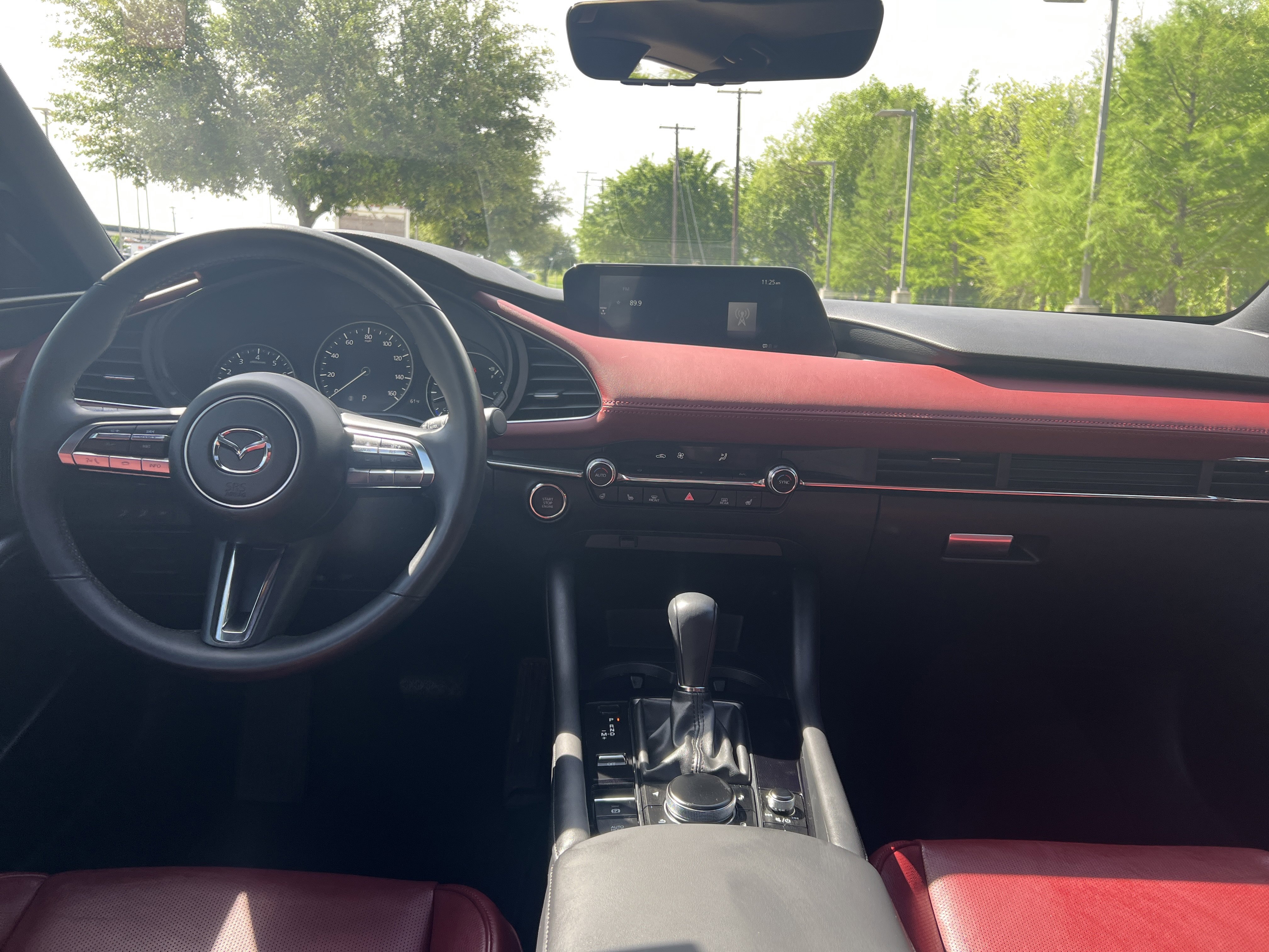 Used 2021 MAZDA MAZDA3 Hatchback w/Premium Plus Pkg image 27