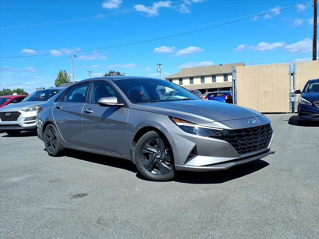 Used 2023 Hyundai Elantra Blue