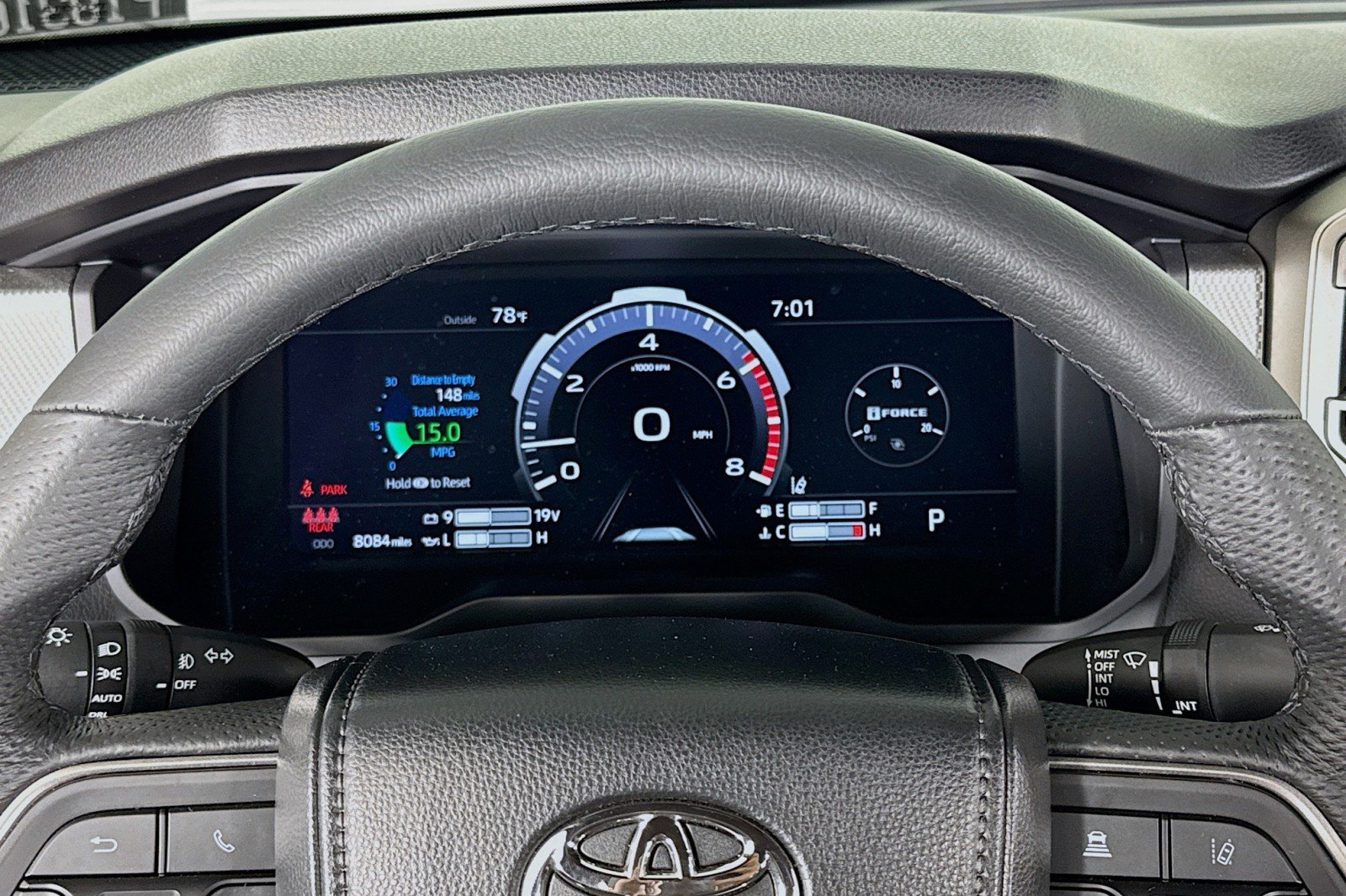 Used 2025 Toyota Tundra Limited AWD/4WD image 18