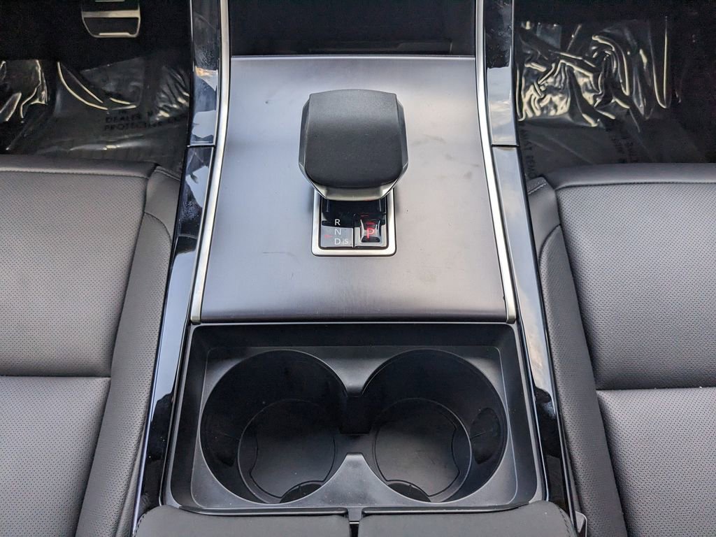 New 2026 Land Rover Range Rover Velar Dynamic SE image 19