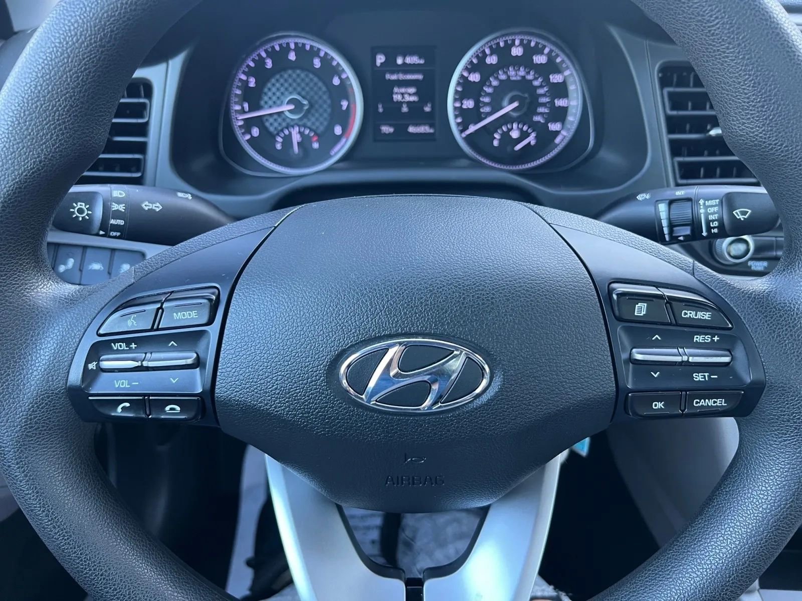 Used 2020 Hyundai Elantra SEL image 24