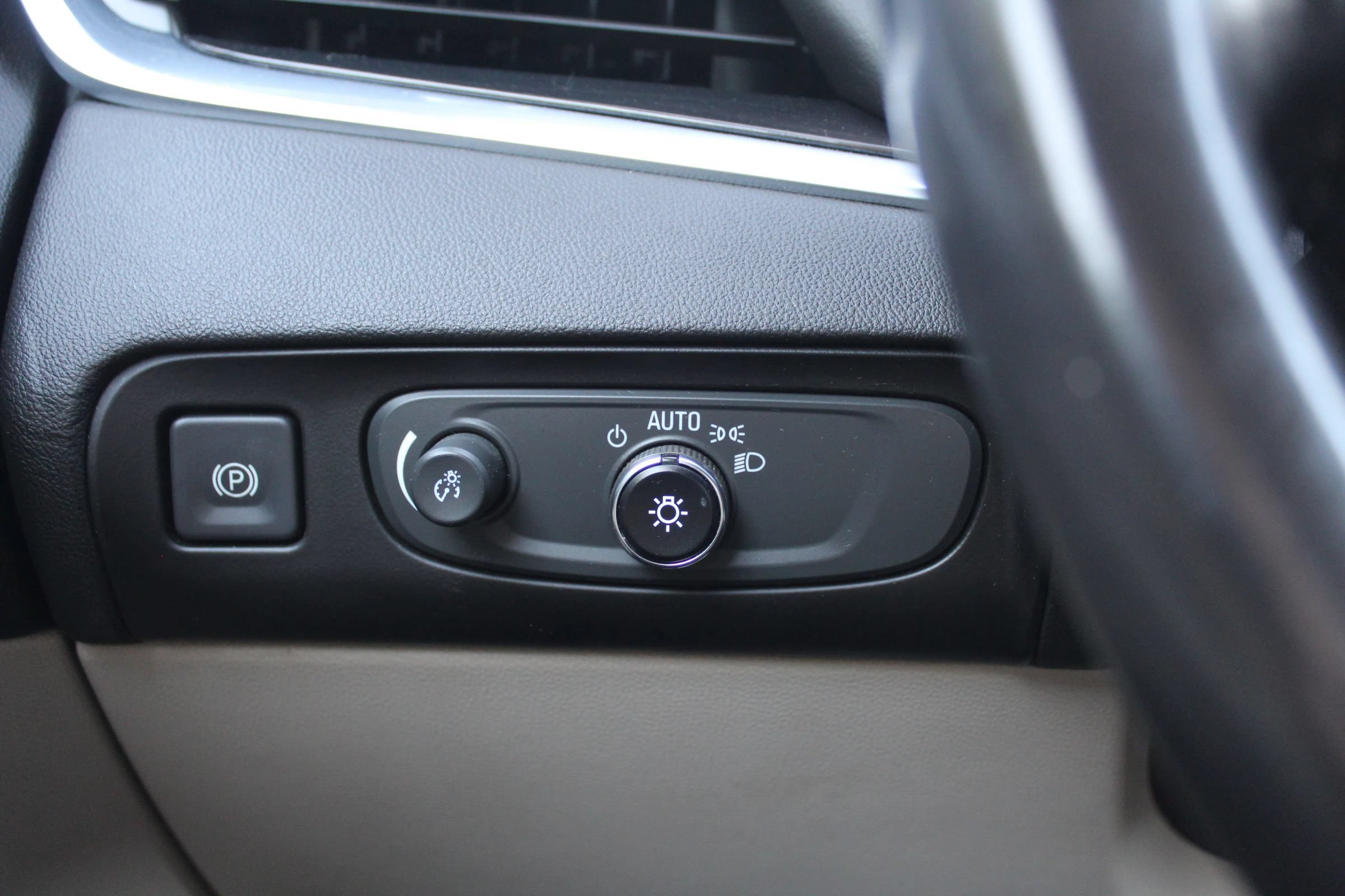 Used 2019 Buick Enclave Essence AWD/4WD image 26