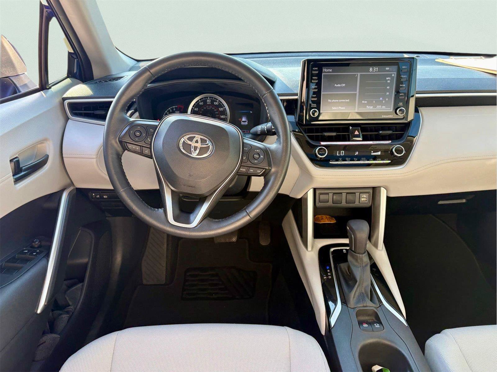 Used 2022 Toyota Corolla Cross LE w/ Moonroof Package FWD image 10