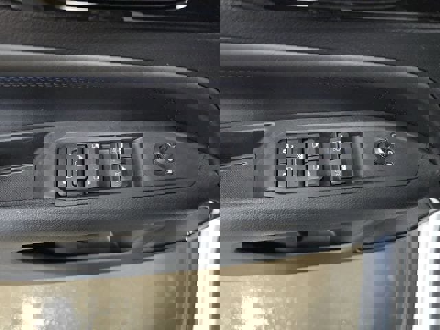 New 2026 Jeep Compass Latitude AWD/4WD image 33