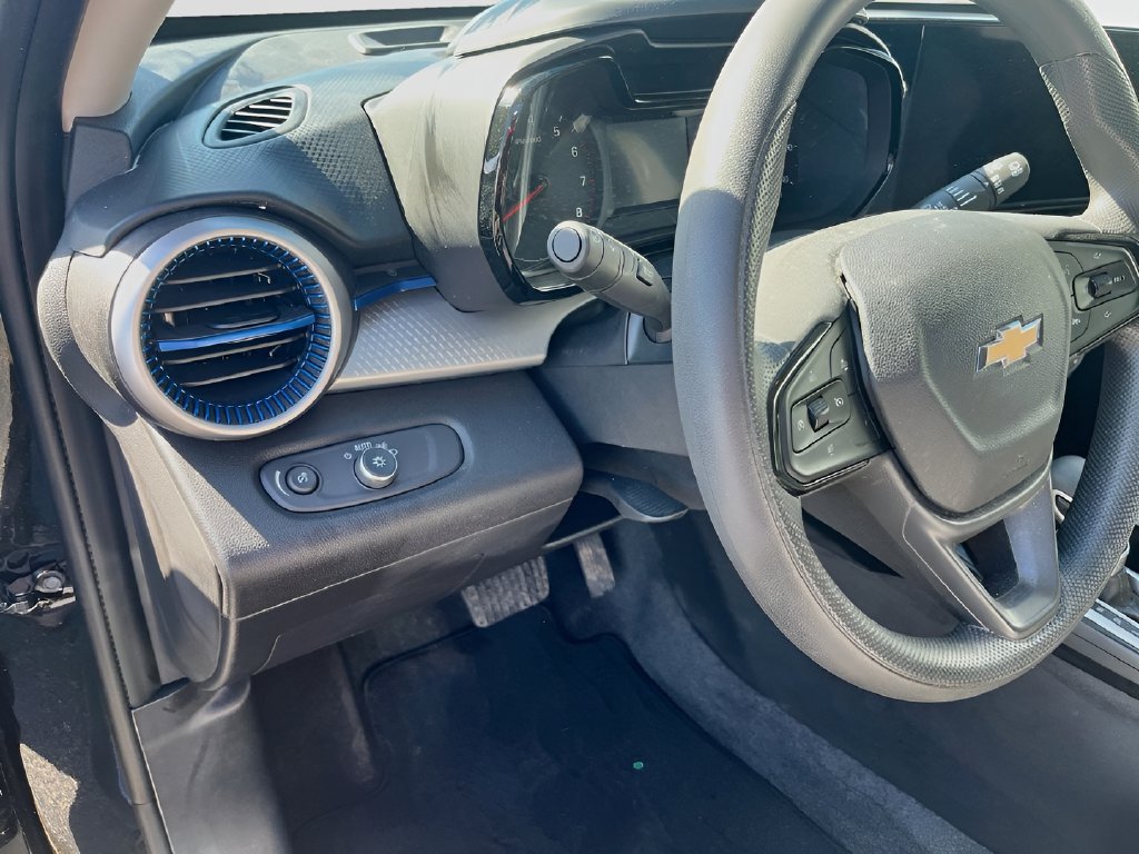 Used 2026 Chevrolet Trax LS FWD image 10