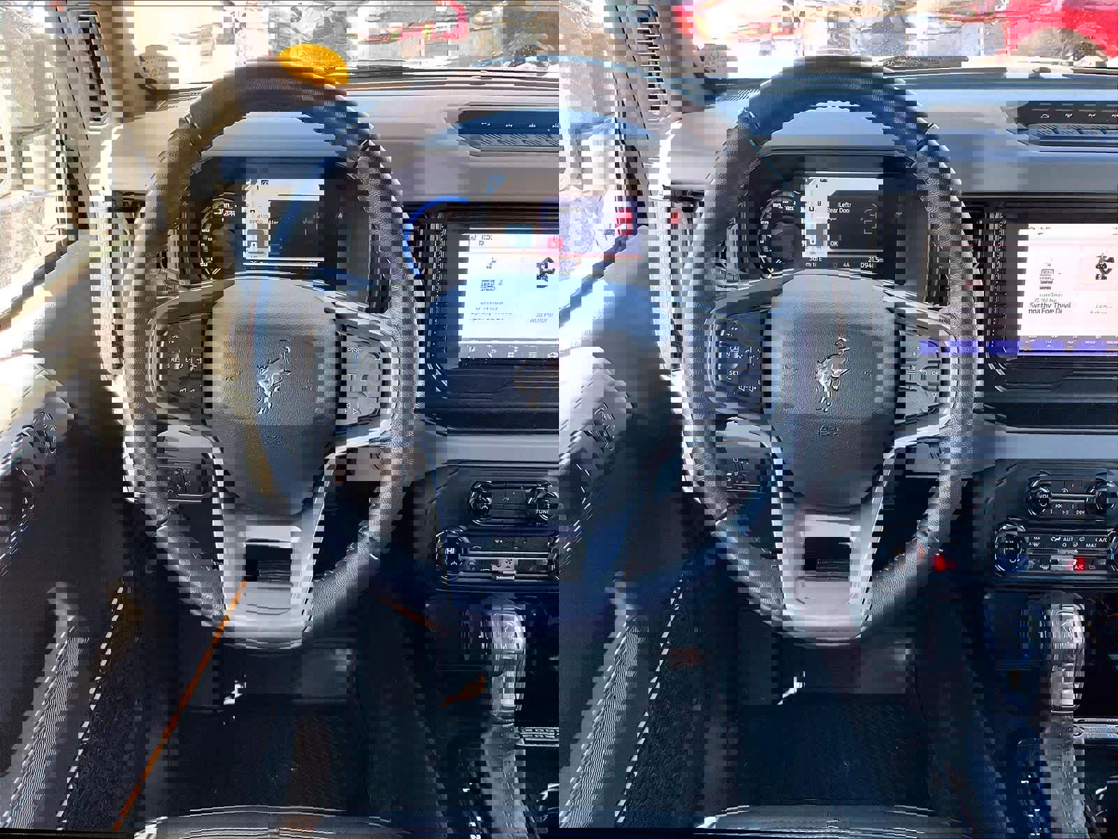 Used 2023 Ford Bronco Badlands image 17