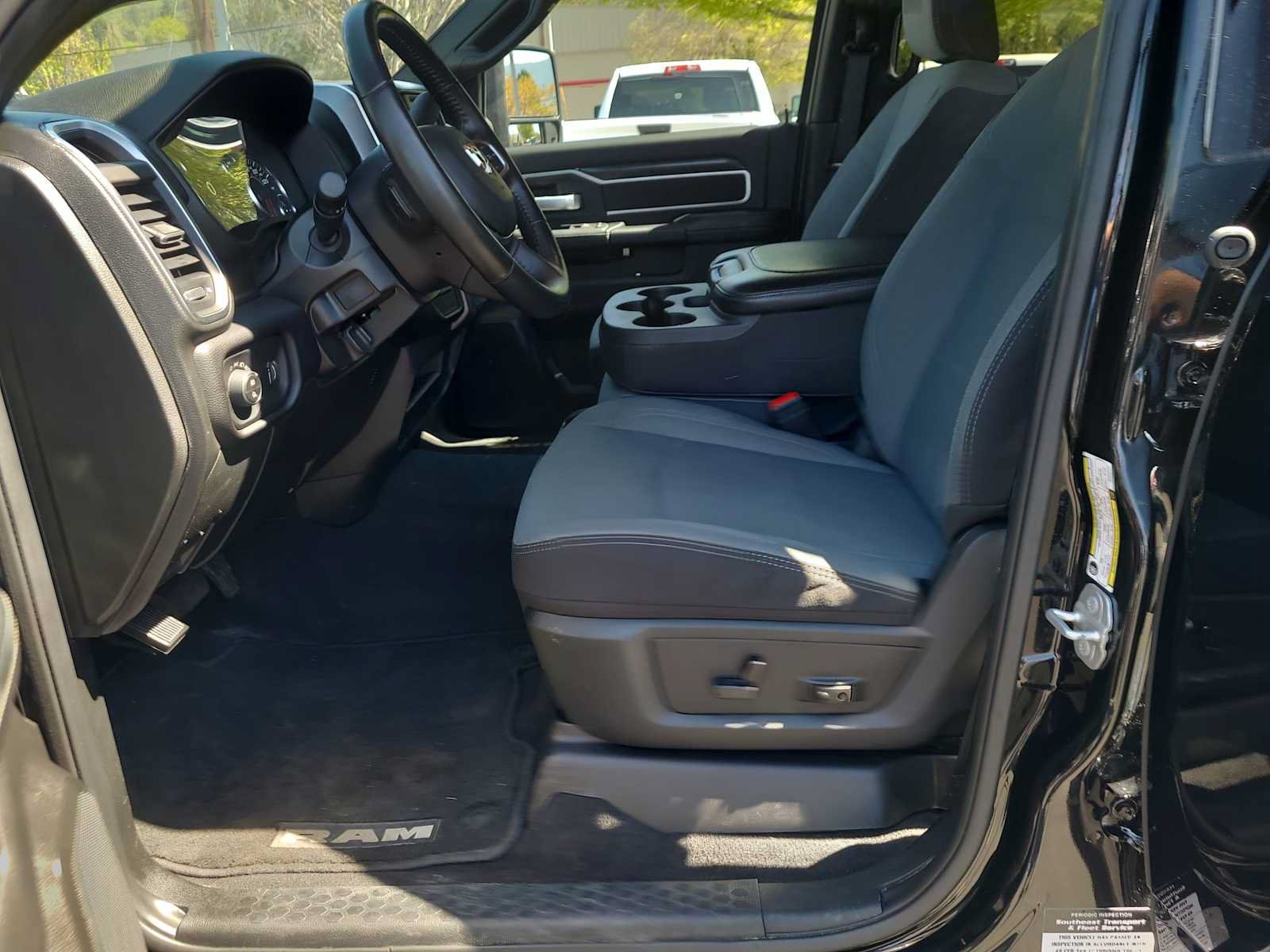 Used 2024 RAM 3500 Big Horn AWD/4WD image 19