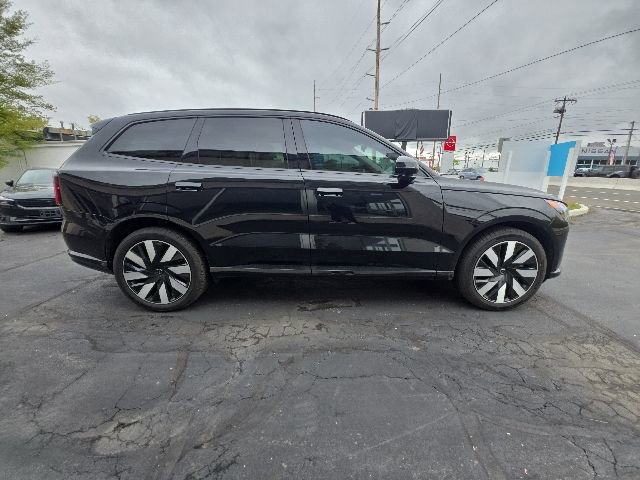 Certified 2025 Volvo EX90 Plus AWD/4WD image 3