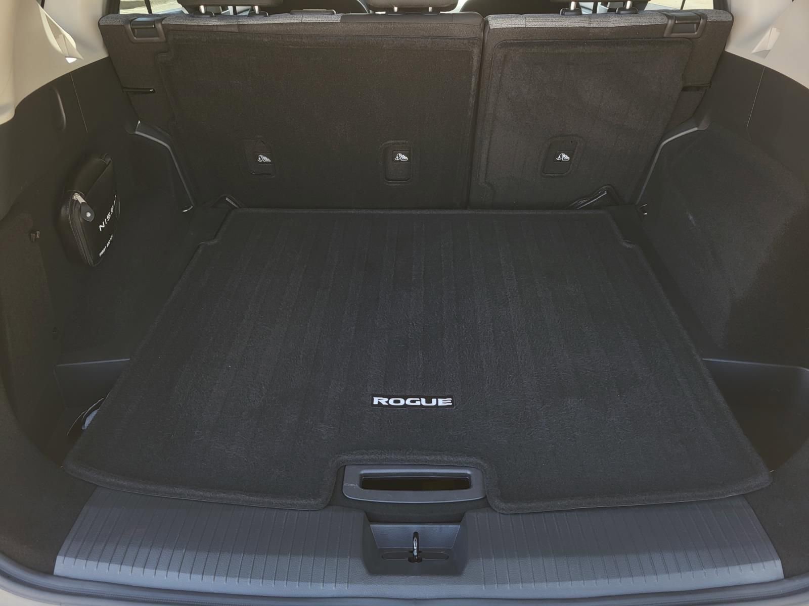 Used 2023 Nissan Rogue SV image 16