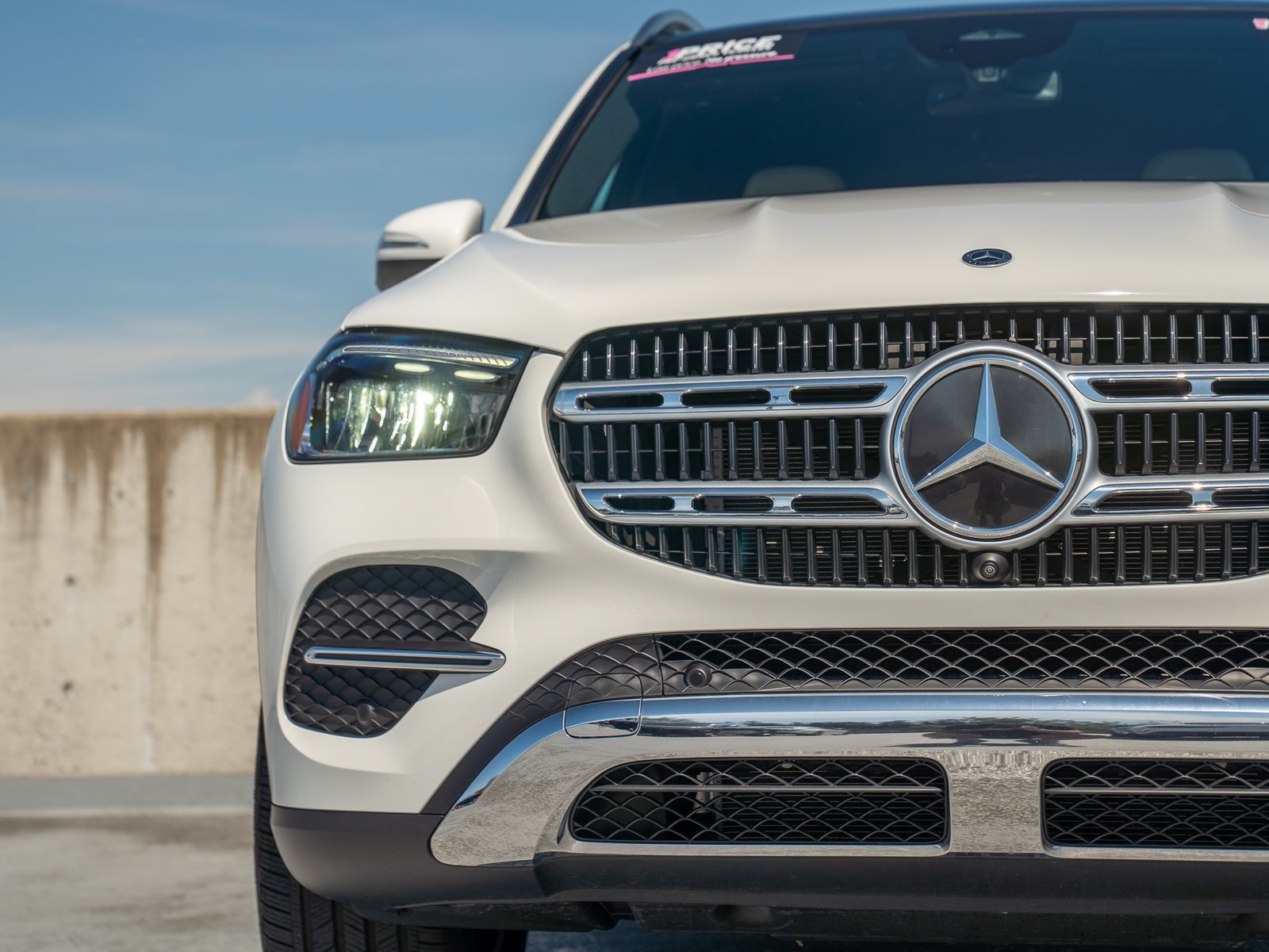 Certified 2025 Mercedes-Benz GLE 450e 4MATIC w/ Winter Package image 7