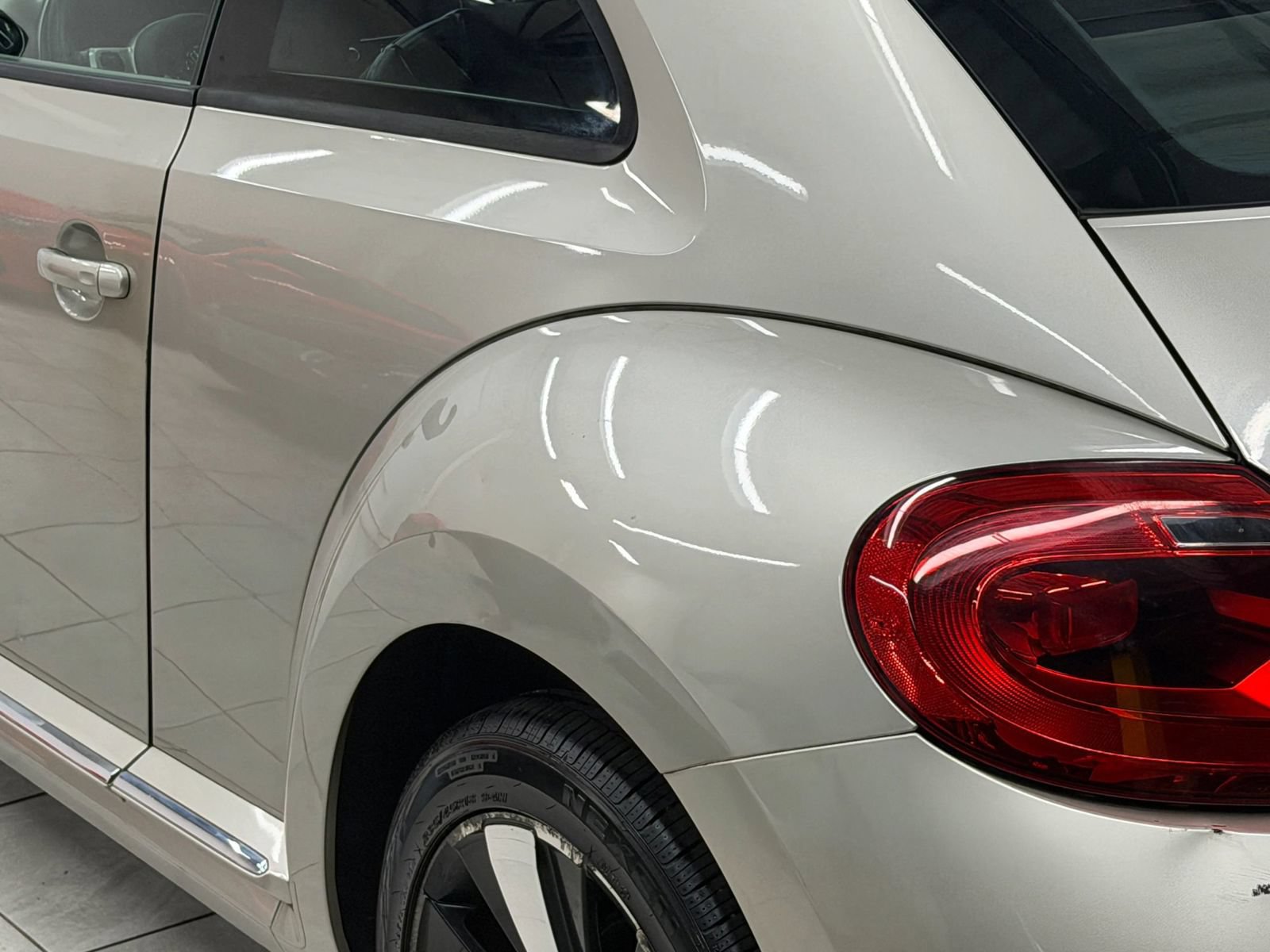 Used 2012 Volkswagen Beetle 2.5 FWD image 12