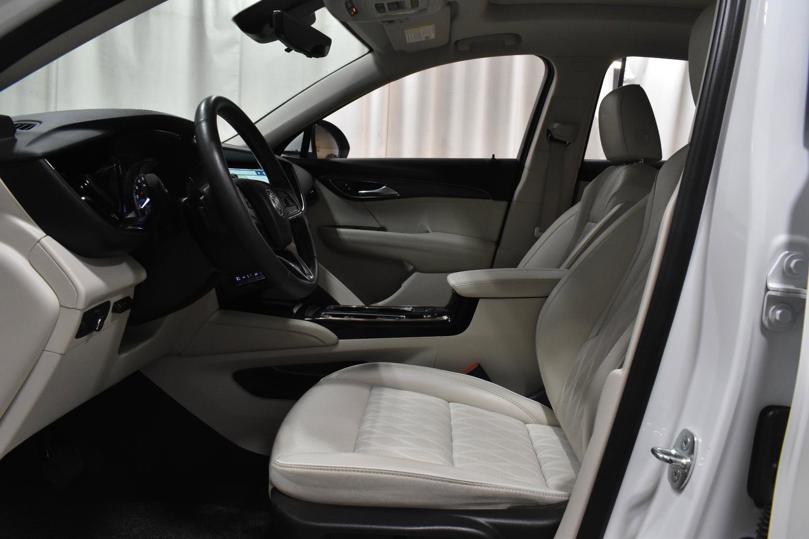 Used 2023 Buick Envision Avenir image 7