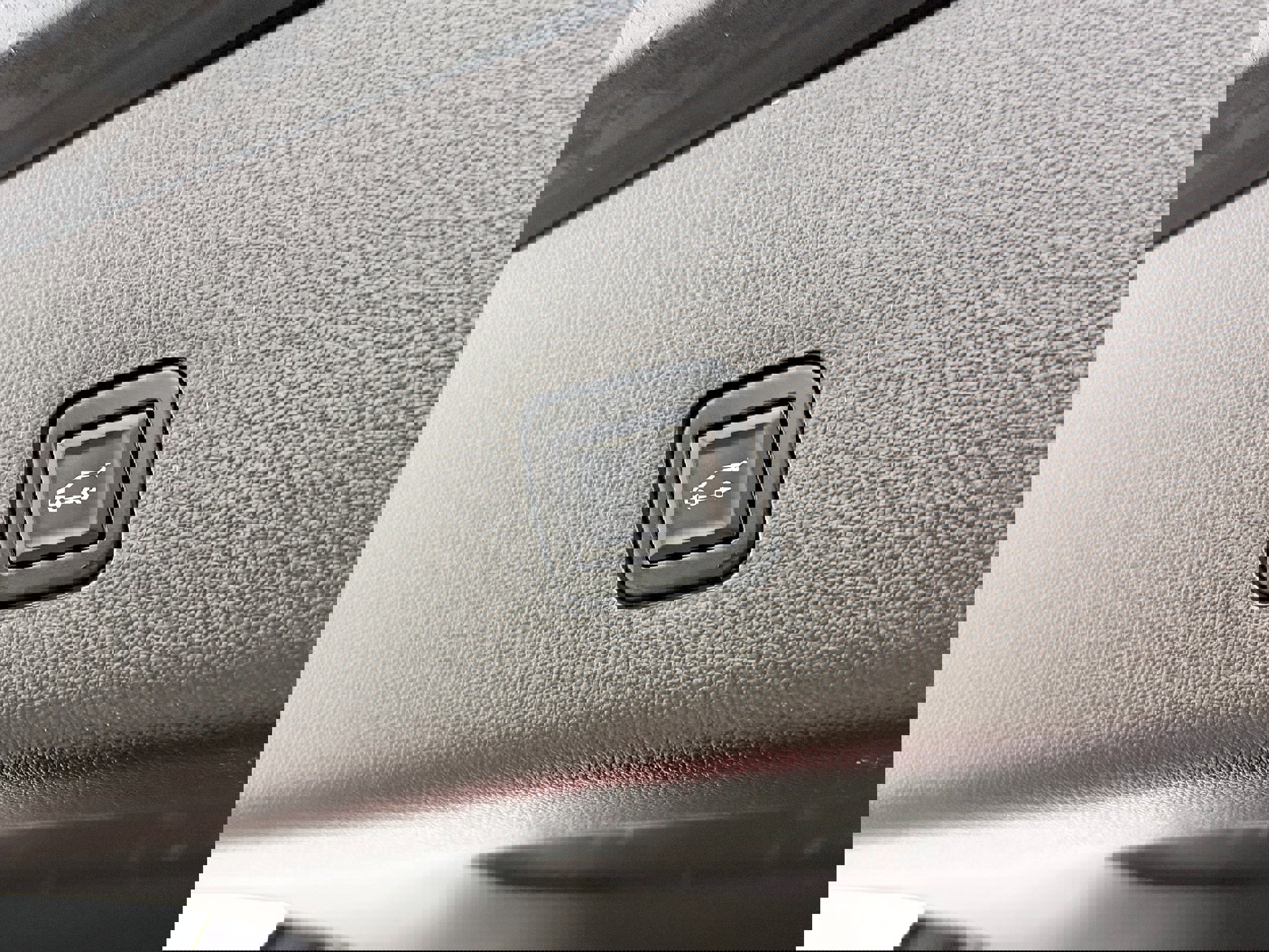 Used 2021 Chevrolet Traverse RS image 40