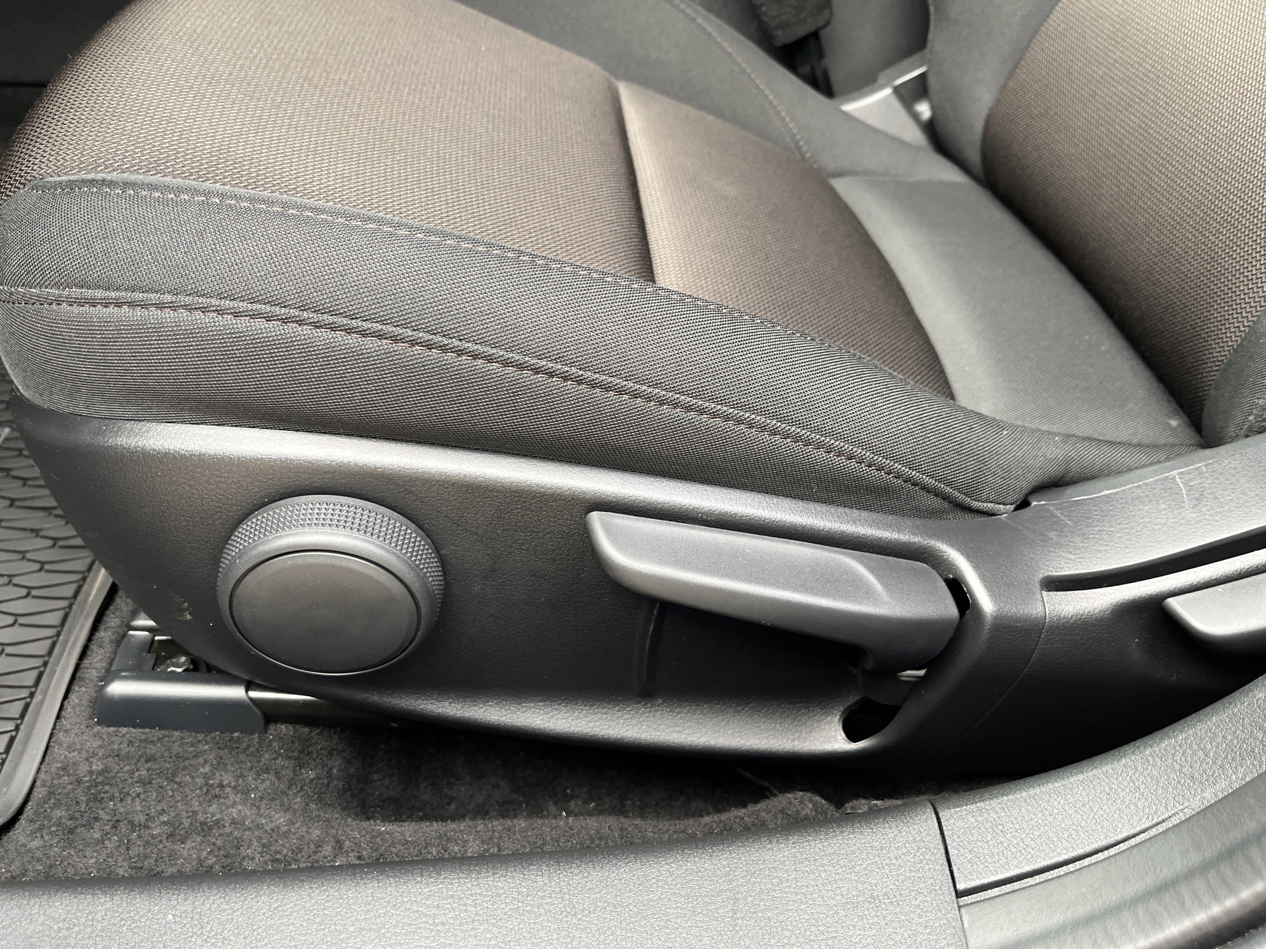 Used 2025 MAZDA MAZDA3 s image 24