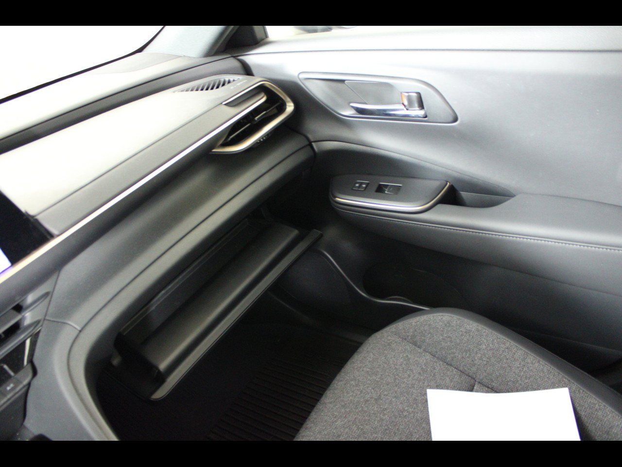 Used 2023 Toyota Crown AWD/4WD image 16