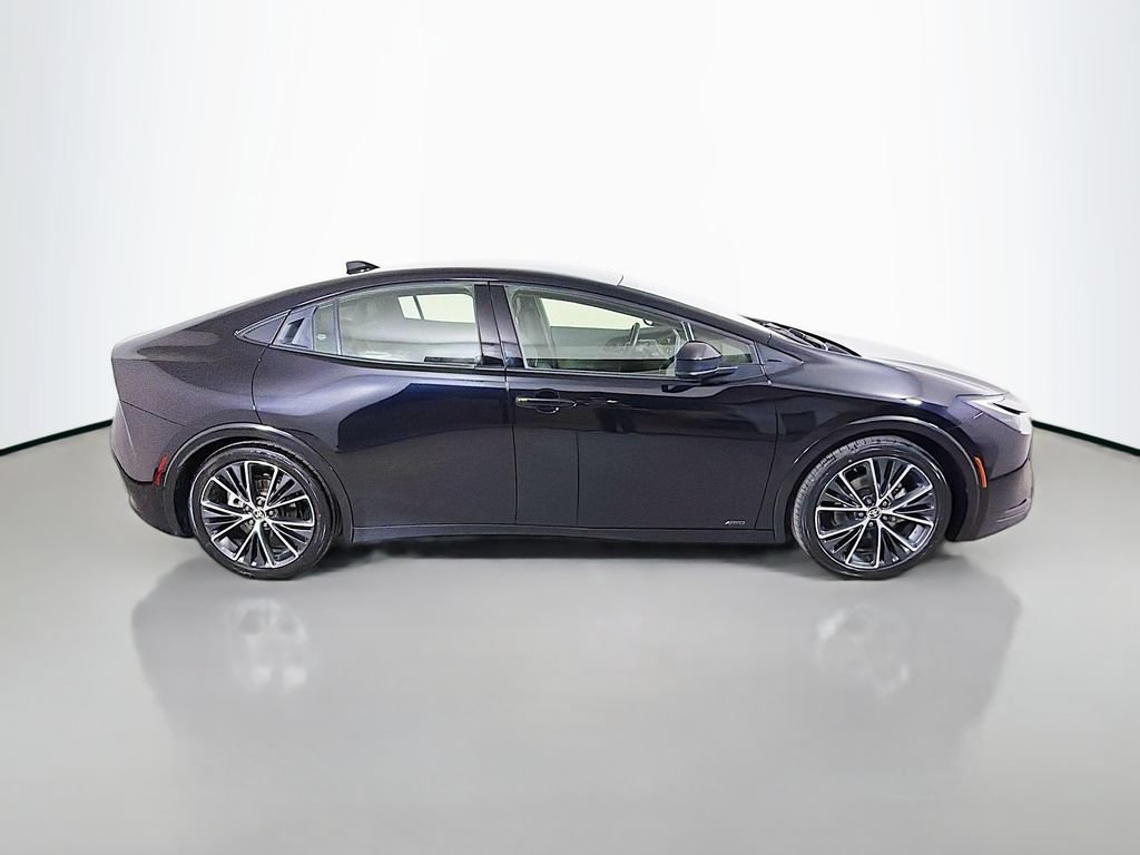 Used 2023 Toyota Prius XLE AWD/4WD image 5