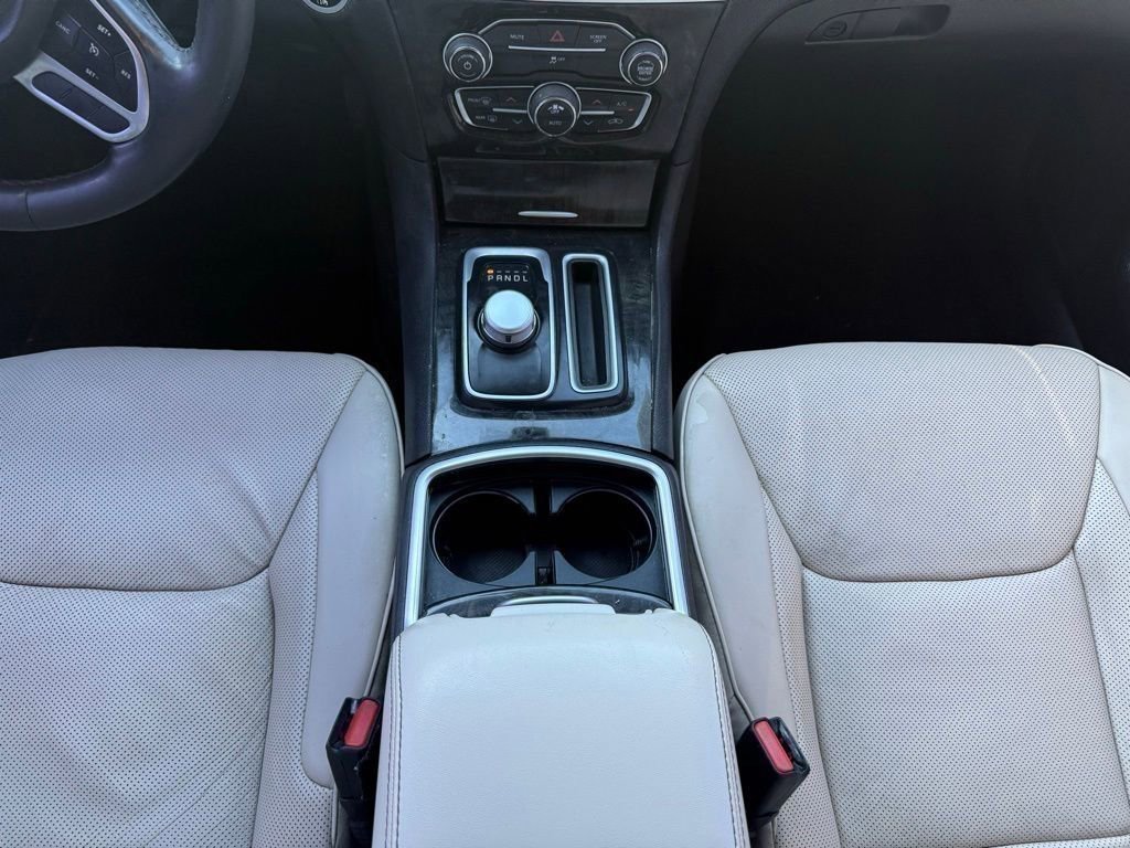 Used 2018 Chrysler 300 Limited image 17
