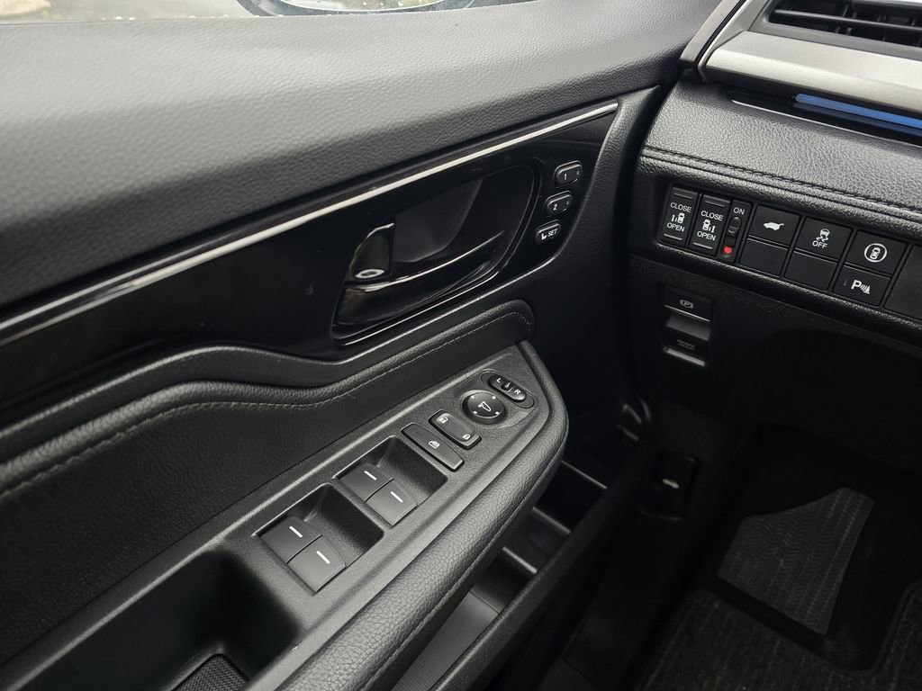 Used 2023 Honda Odyssey Touring image 21